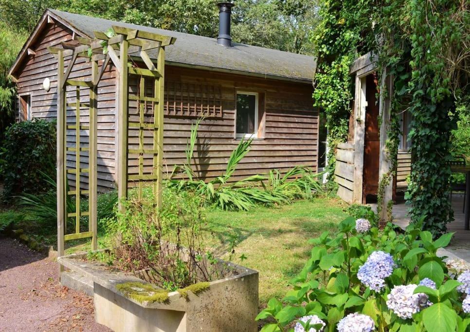Chalet Cosy Au Coeur De La Foret De Broceliande Beignon Exterior photo